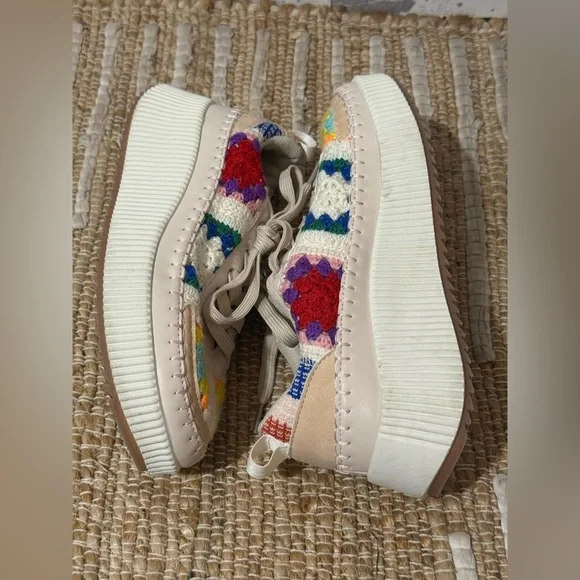 Crochet platform fashion sneakers. - Picture 13 of 14